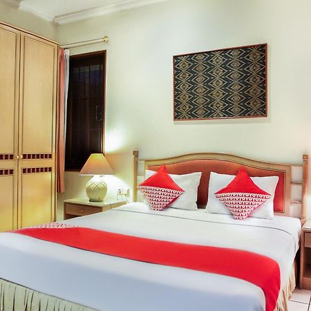 Hotel Super Oyo 123 Puri Lotus Giacarta Esterno foto